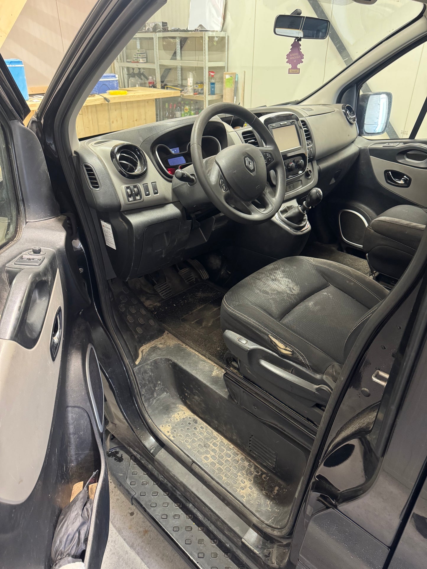 Basis Interieur